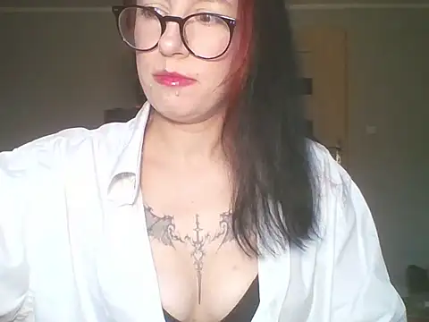 Snapshot of JudyFetish chatting on September 22, 6:12 am JudyFetish online show from September 22, 6:12 am