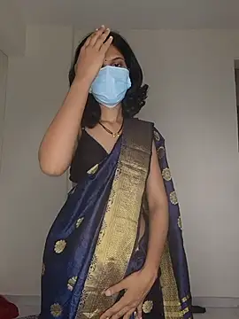 Shivani2002 online show from June 21, 10:52 am