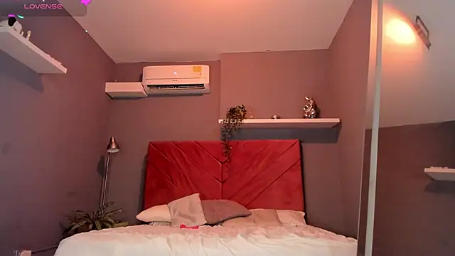 cinnia  online show from February 5, 12:19 pm