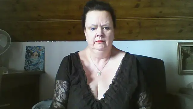 TiffanyMature online show from April 7, 6:59 am