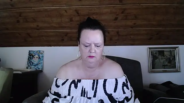 TiffanyMature online show from July 28, 2:13 pm