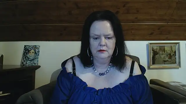 TiffanyMature online show from April 30, 5:40 pm