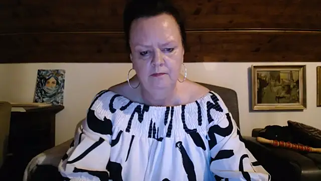 TiffanyMature online show from July 30, 8:21 pm