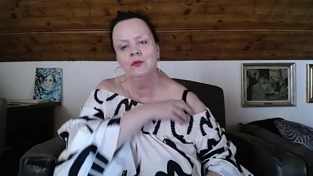 TiffanyMature online show from July 9, 2:08 pm