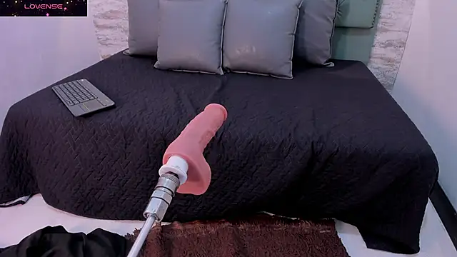 ValeriaJulio  online show from March 15, 3:19 am