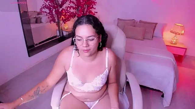 karlie small online show from April 29, 7:41 pm