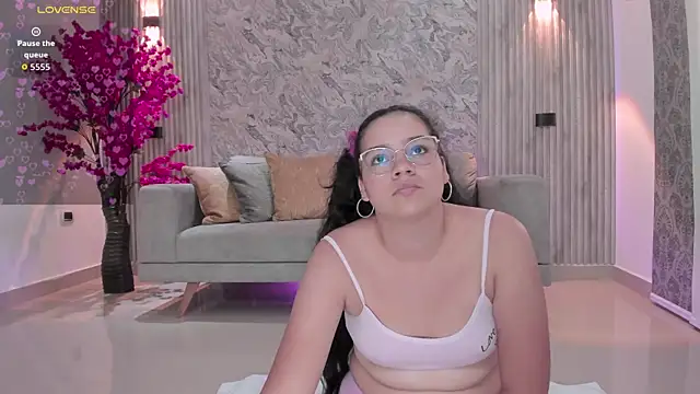 karlie small online show from February 19, 8:18 pm