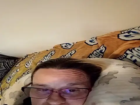 Snapshot of PremiumKitty chatting on October 2, 4:06 am PremiumKitty online show from October 2, 4:06 am