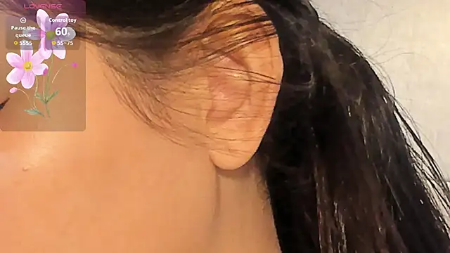 VioletHilton online show from October 27, 7:30 pm