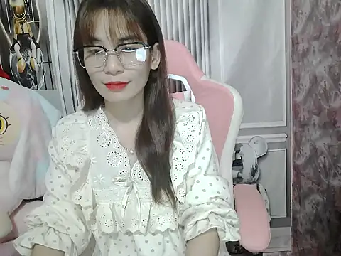 Snapshot of Suzy888 chatting on October 18, 5:37 pm Suzy888 online show from October 18, 5:37 pm