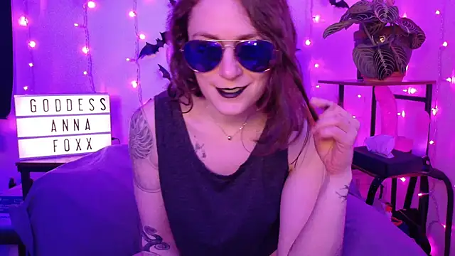 mistressannafoxx online show from March 4, 1:12 am