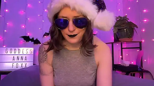 mistressannafoxx online show from December 22, 10:13 pm