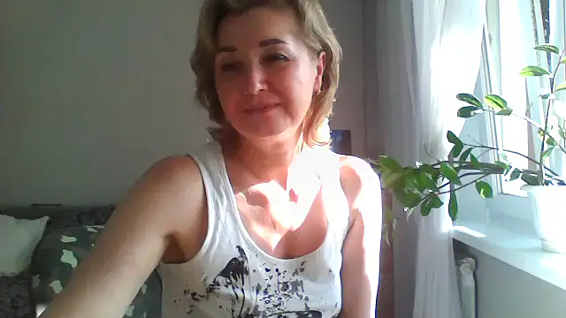 IrynaMolbertx online show from March 8, 1:04 pm