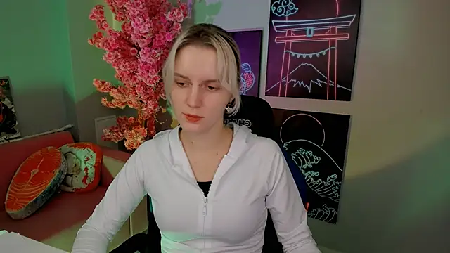 BethanyCloud online show from November 18, 6:14 am