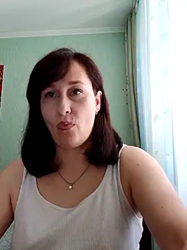 Amandda  online show from June 20, 7:45 am