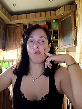 Amandda  online show from July 28, 7:15 pm