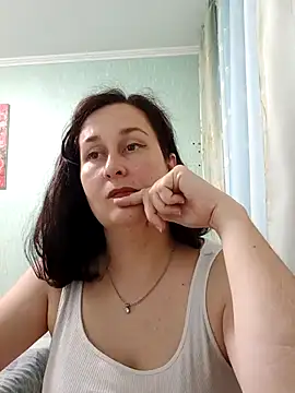 Amandda  online show from June 10, 4:49 pm