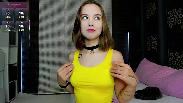 KayleenCurtis online show from August 5, 4:19 am
