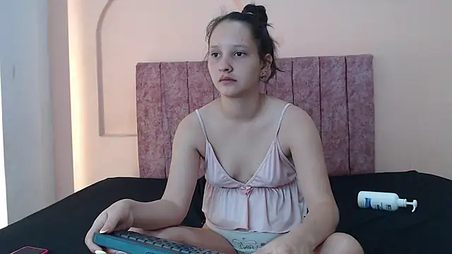 aiiram hard sex online show from June 6, 7:25 am