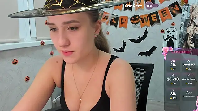 sofamuffin online show from October 23, 11:11 pm