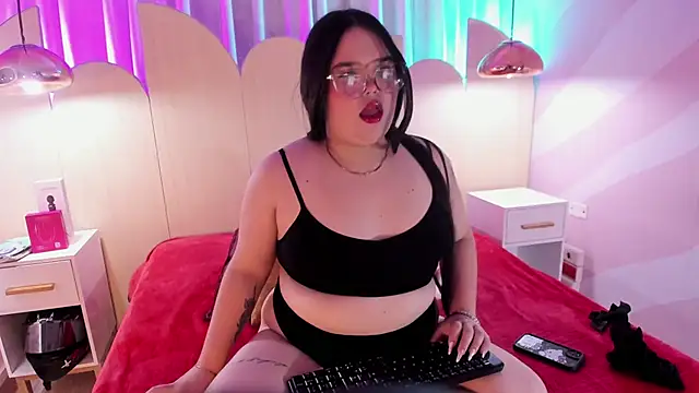 Lushi Love online show from November 10, 11:55 pm