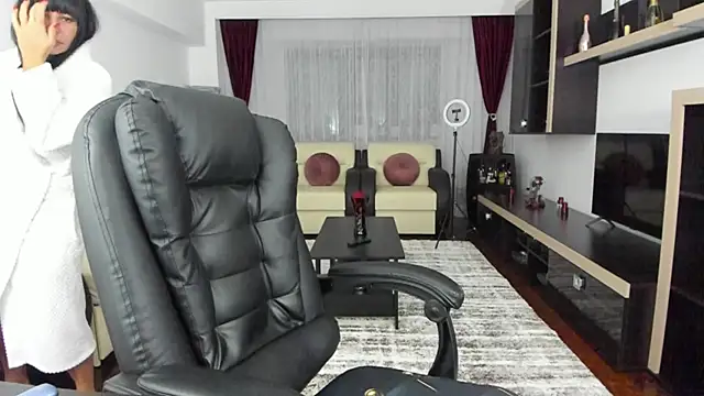 Ella sweety00 online show from January 14, 8:25 pm