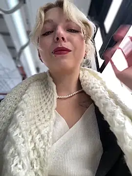 EveLittleSinner online show from September 19, 8:02 am