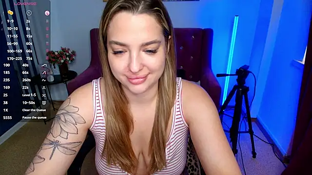 Emma  Ross online show from June 14, 2:35 am