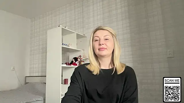 Blondie xoxoxo online show from February 9, 8:49 am