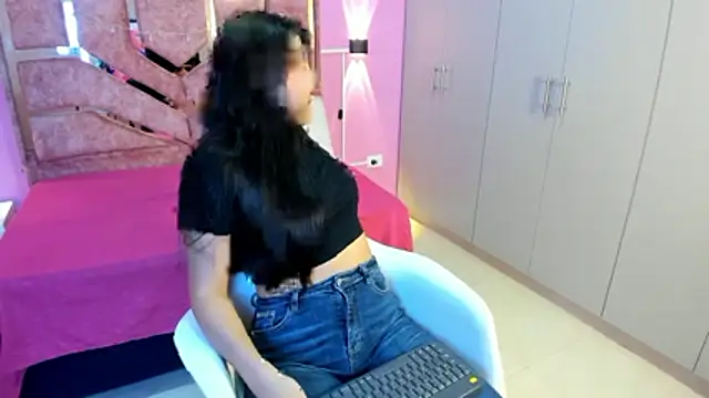 LICKY LOV online show from January 10, 4:55 pm