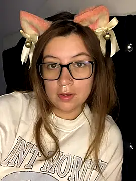 Snapshot of Blair_Bunnyy chatting on October 20, 5:21 am Blair Bunnyy online show from October 20, 5:21 am