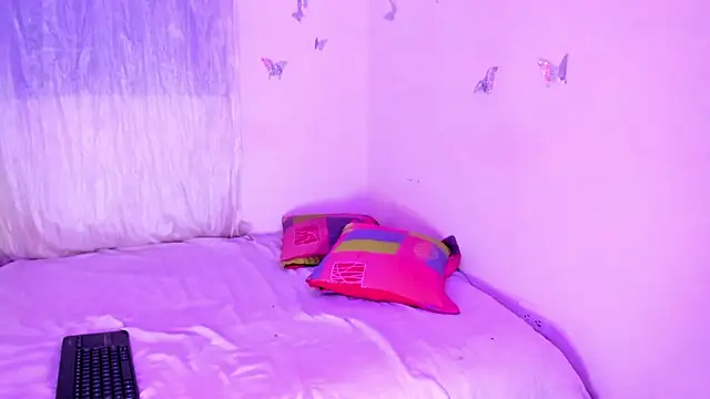 EVELYNN LUXX online show from March 4, 3:46 am