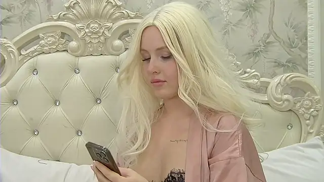 EllieFrosty  online show from October 25, 9:32 pm