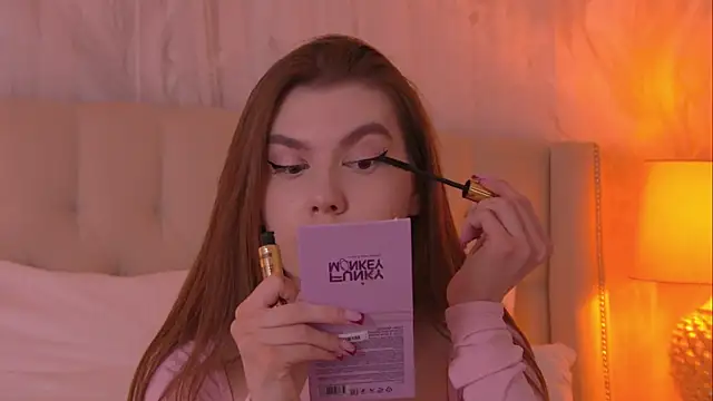 AshleyEvance online show from June 11, 6:32 am