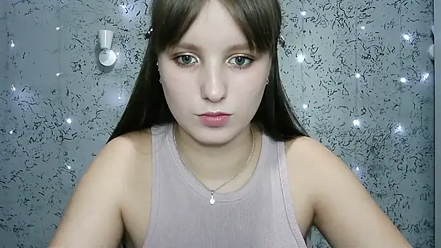 Snapshot of Leonaalove chatting on October 30, 9:00 am Leonaalove online show from October 30, 9:00 am