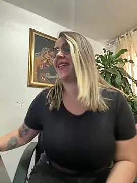 CurvyLust x online show from May 4, 1:26 pm