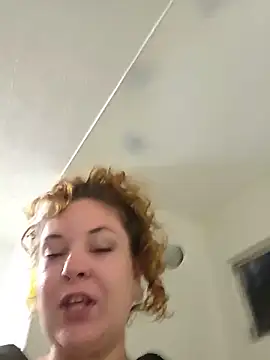 LacyLaurent online show from May 31, 10:32 am