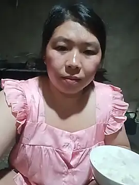 quynhkoolbae online show from June 21, 1:26 pm