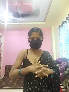 Snapshot of mounika26 chatting on September 27, 6:42 am mounika26 online show from September 27, 6:42 am