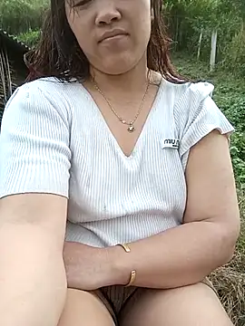 miumiu 00 online show from October 29, 9:46 am