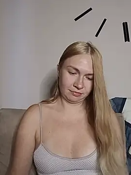 KisaVixen online show from July 28, 5:46 pm