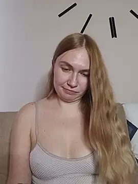 KisaVixen online show from June 10, 4:49 pm
