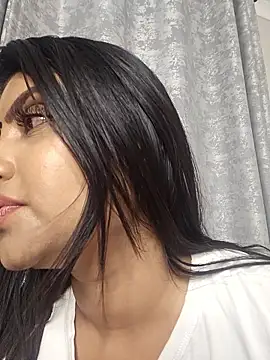 Indian GlowingMiax online show from January 14, 5:07 pm