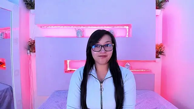 Skye bluee  online show from October 21, 3:32 am