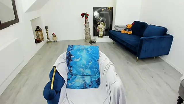 Ranya Evy online show from December 14, 8:03 pm