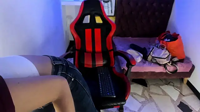 alison moon7 online show from November 6, 2:56 pm