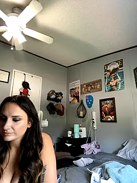 Snapshot of lillylooney chatting on October 2, 5:29 pm lillylooney online show from October 2, 5:29 pm