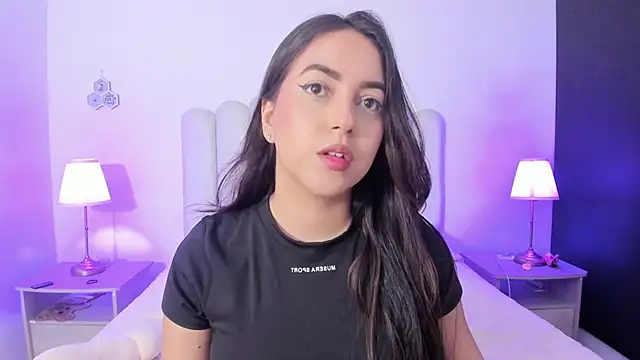 SofieBunnie online show from June 18, 11:53 pm