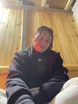 phungtiti online show from February 5, 1:30 am