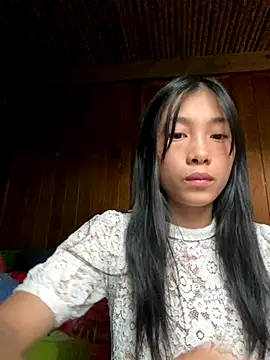 Snapshot of EmLy02 chatting on October 6, 9:59 am EmLy02 online show from October 6, 9:59 am